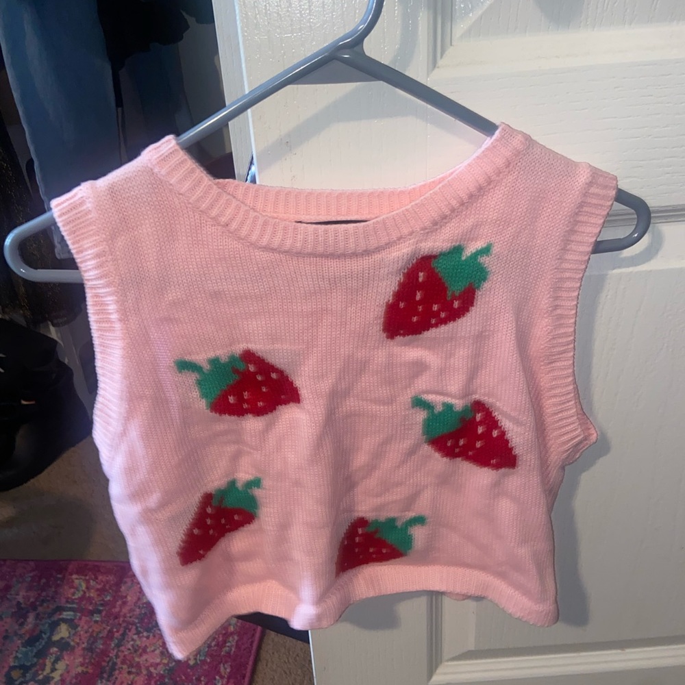 STRAWBERRY CROP TOP